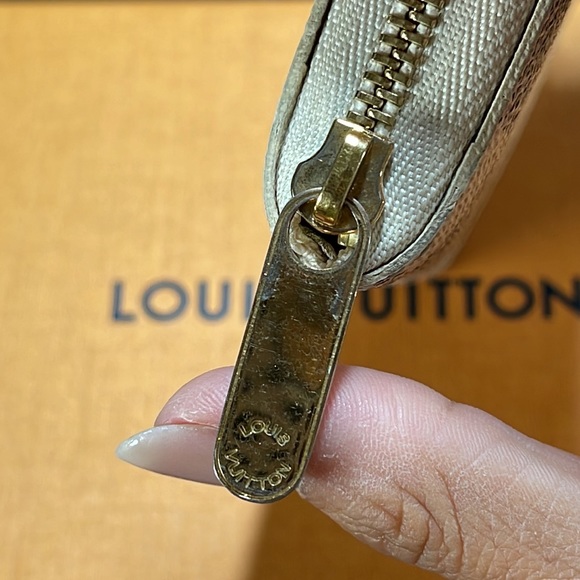 Louis Vuitton Zippy Coin Purse in Damier Azur - Picture 9 of 13